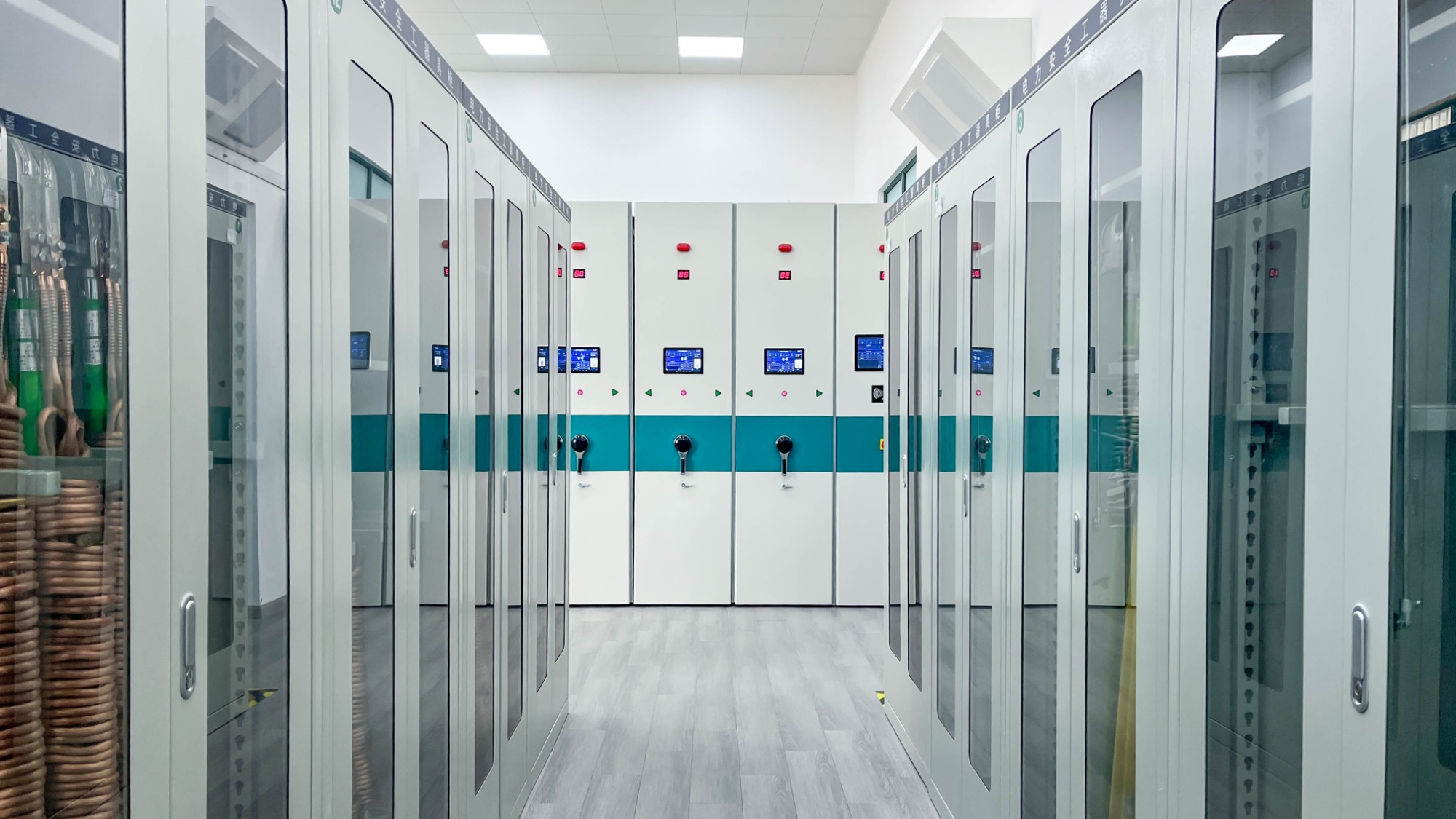 XSMC 智能仪器柜 / 安全工器具库房实景